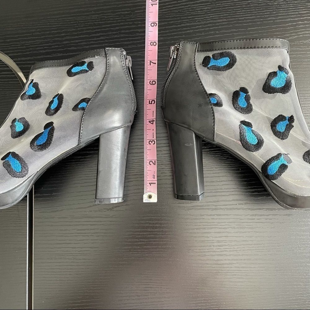 2 Lips Too Too Hollow Open Toe Zip Back Bootie, 9 - Picture 10 of 11